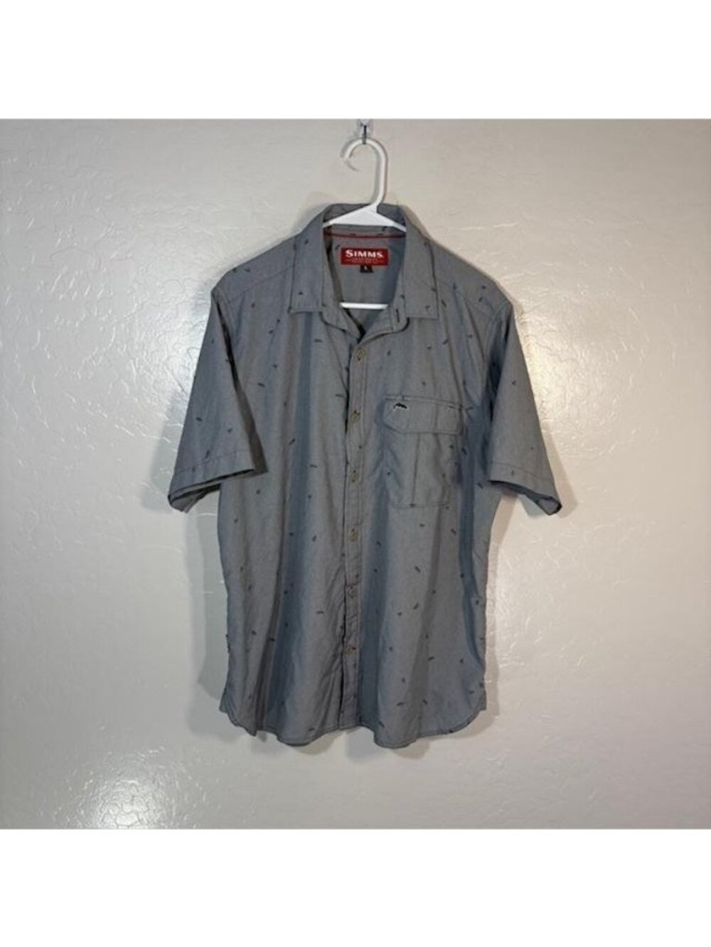 Simms Shirt Mens Large Gray Fly Print Short Sleeve Button Up Fishing Casual